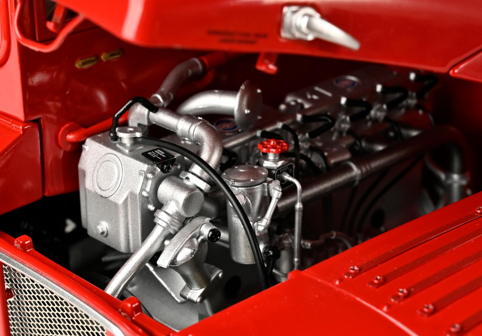 IXO 1/12 scale London Routemaster double decker bus kit